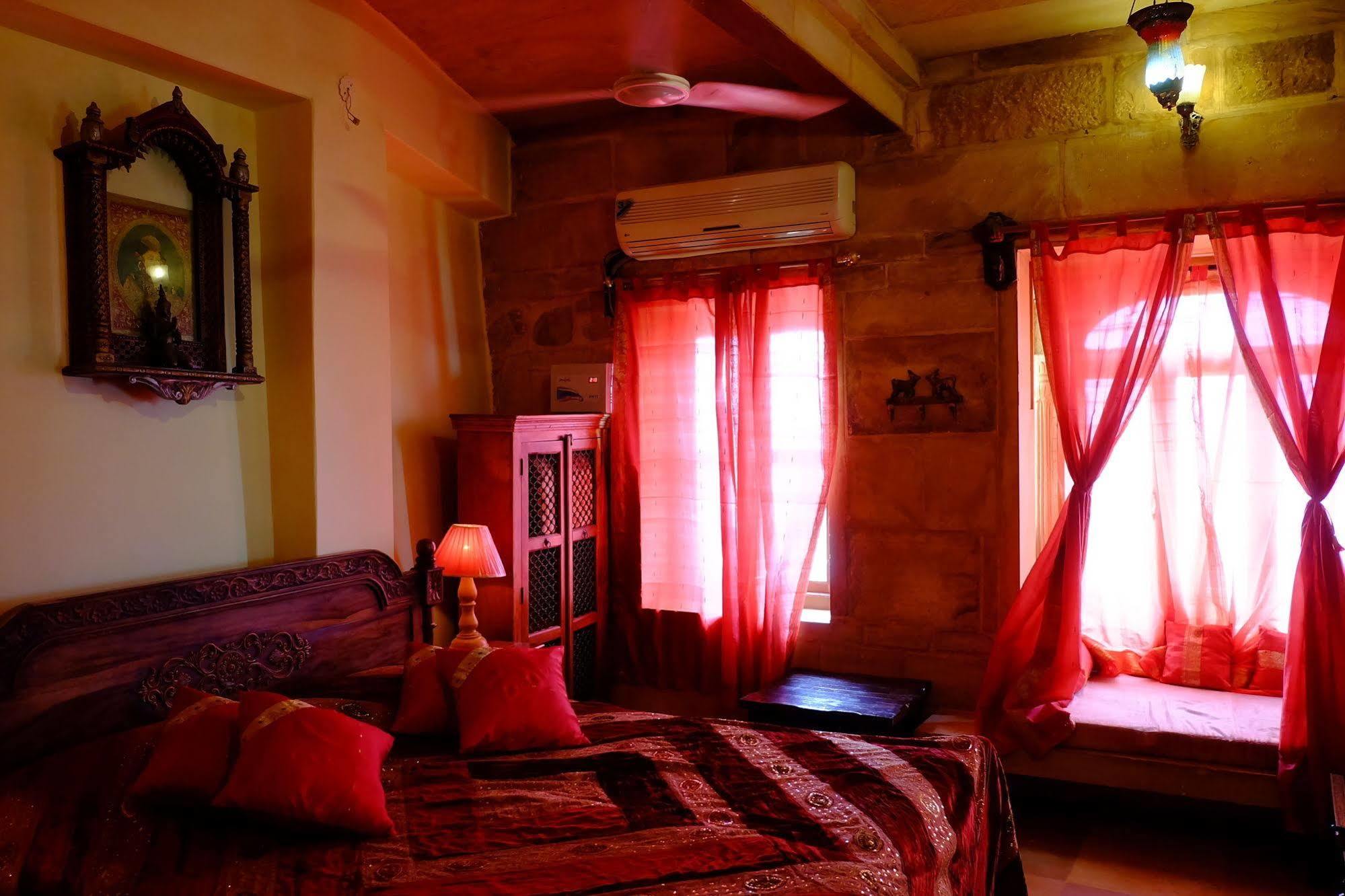 Hotel Garh Jaisal Haveli Джайсалмер Екстериор снимка